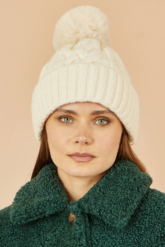 Yumi White Cable Knit Bobble Hat - SHAWONÉ