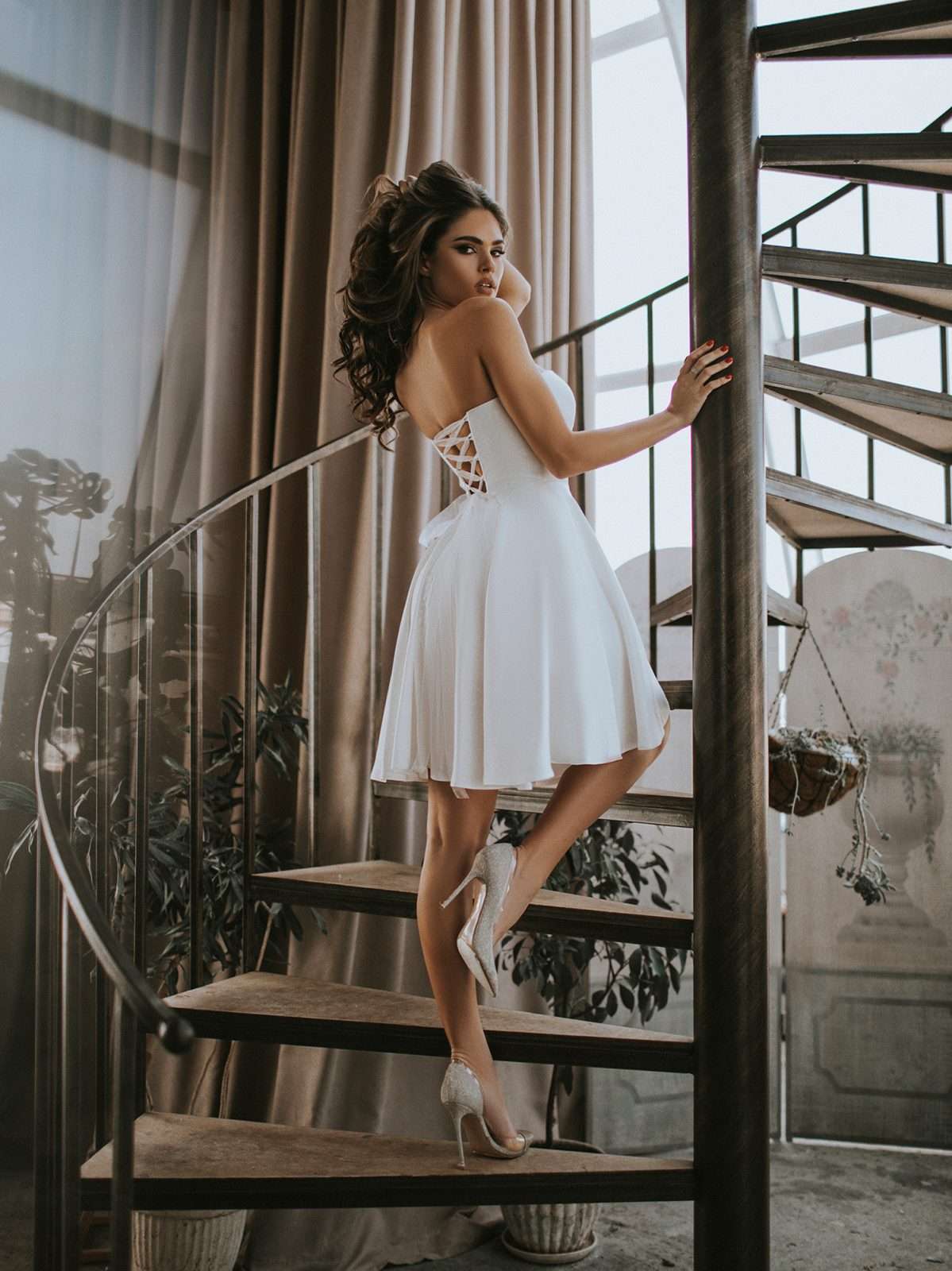 Chic Shoulder Bliss Short Dress with Circle Skirt and Corset Detail - SHAWONÉ