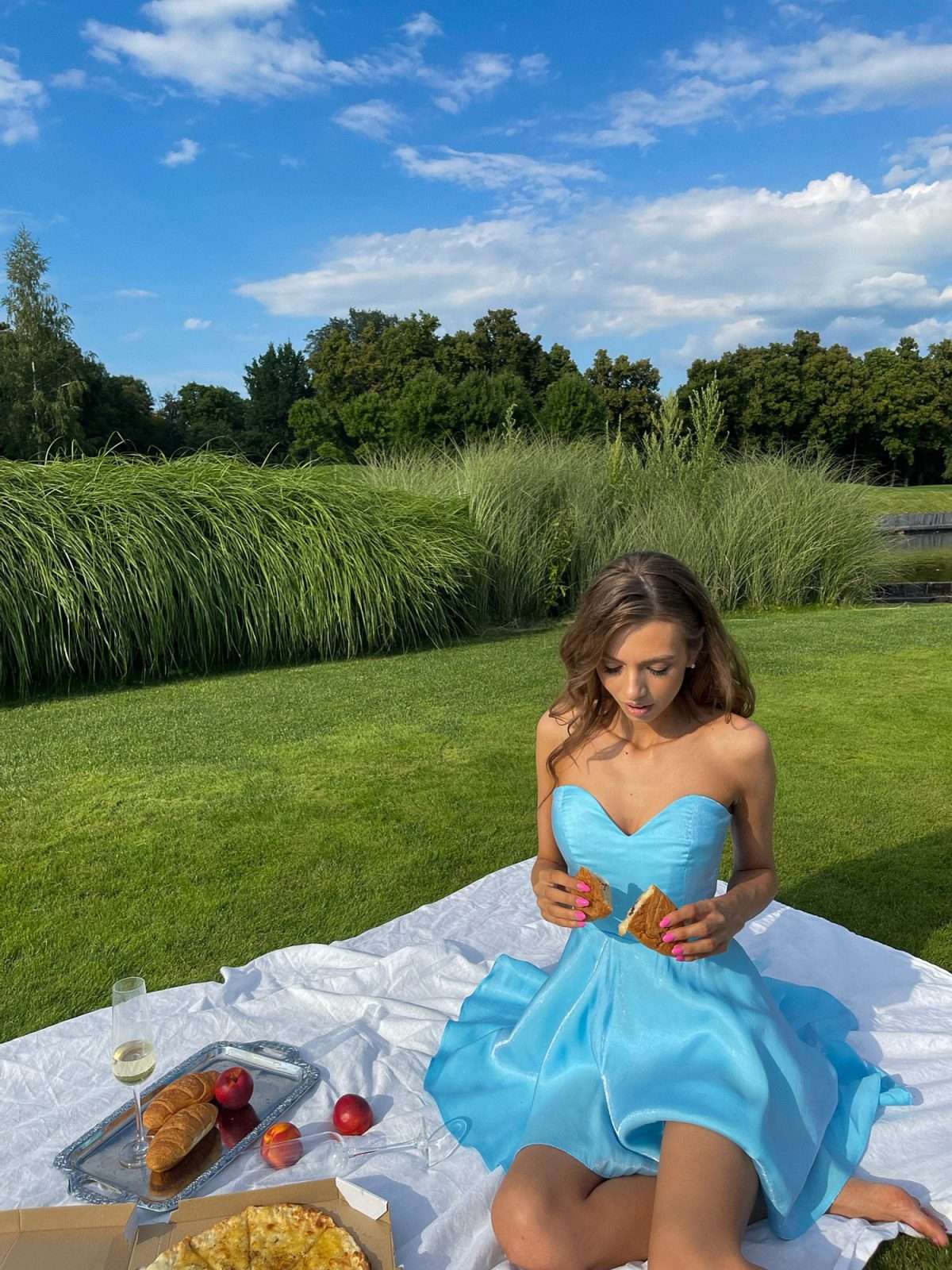 Chic Shoulder Bliss Short Dress with Circle Skirt and Corset Detail - SHAWONÉ